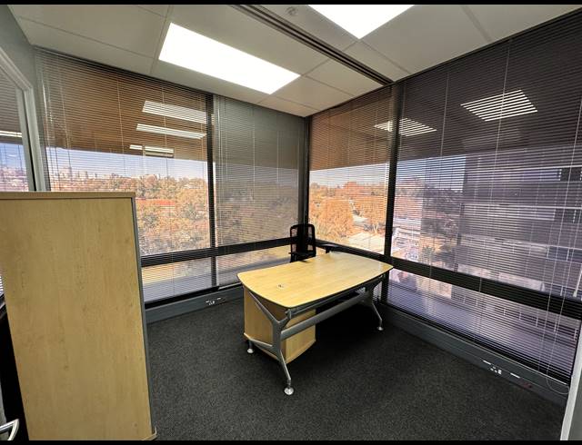 18M² SERVICED OFFICE TO LET IN BRAAMFONTEIN WERF